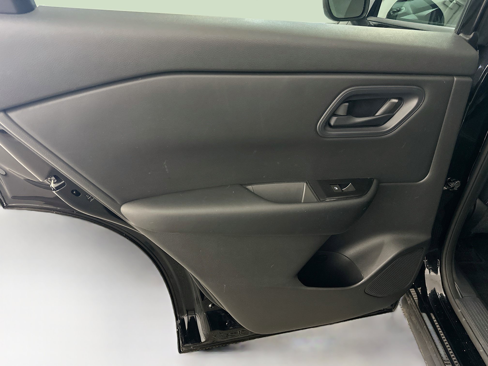 Used 2024 Nissan Rogue S AWD/4WD image 26