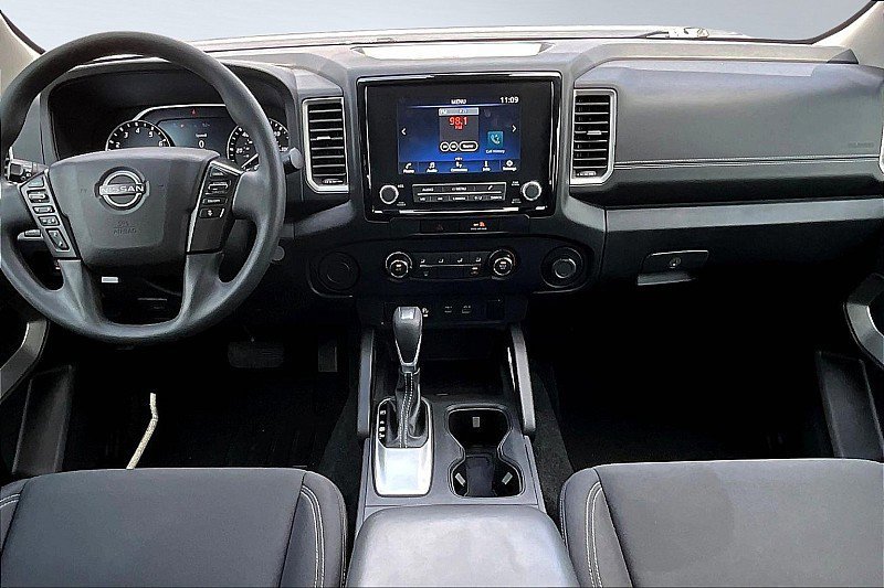 Used 2022 Nissan Frontier SV w/ Technology Package image 14