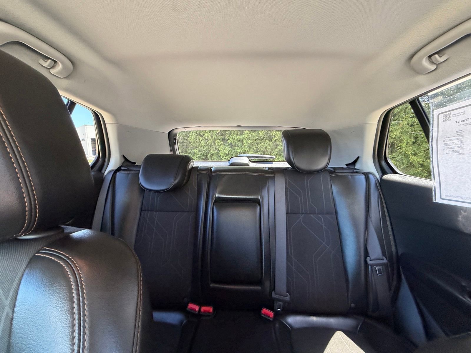 Used 2021 Chevrolet Trax LT w/ LT Convenience Package AWD/4WD image 3
