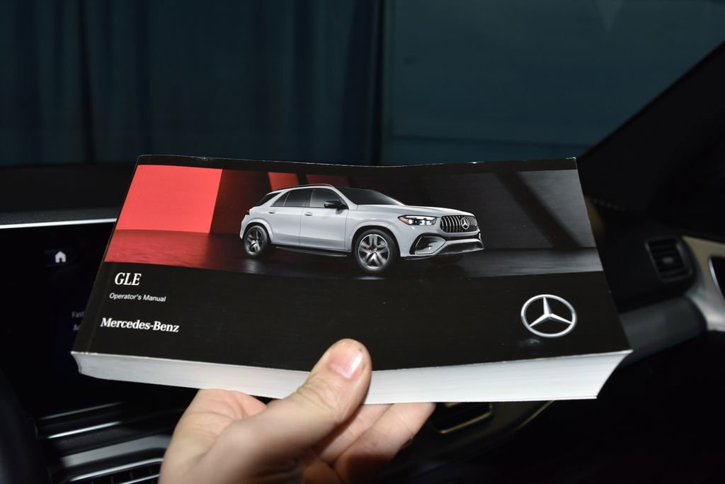 Used 2024 Mercedes-Benz GLE 450e 4MATIC image 12