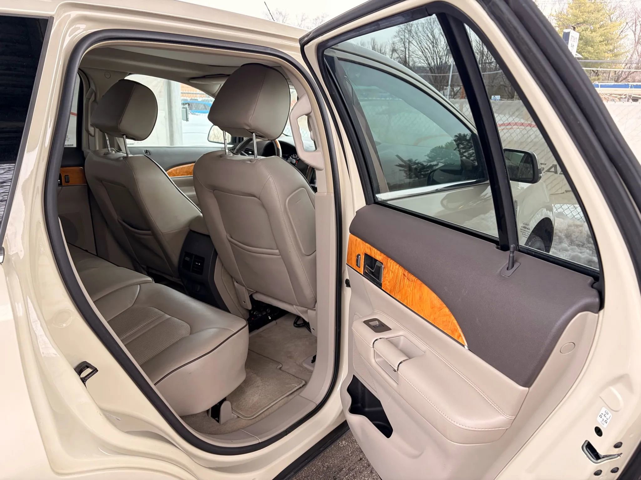 Used 2014 Lincoln MKX AWD w/ Equipment Group 102A image 73