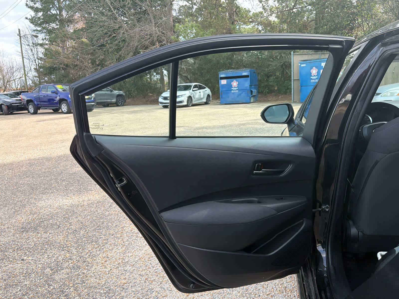 Used 2022 Toyota Corolla LE FWD image 29