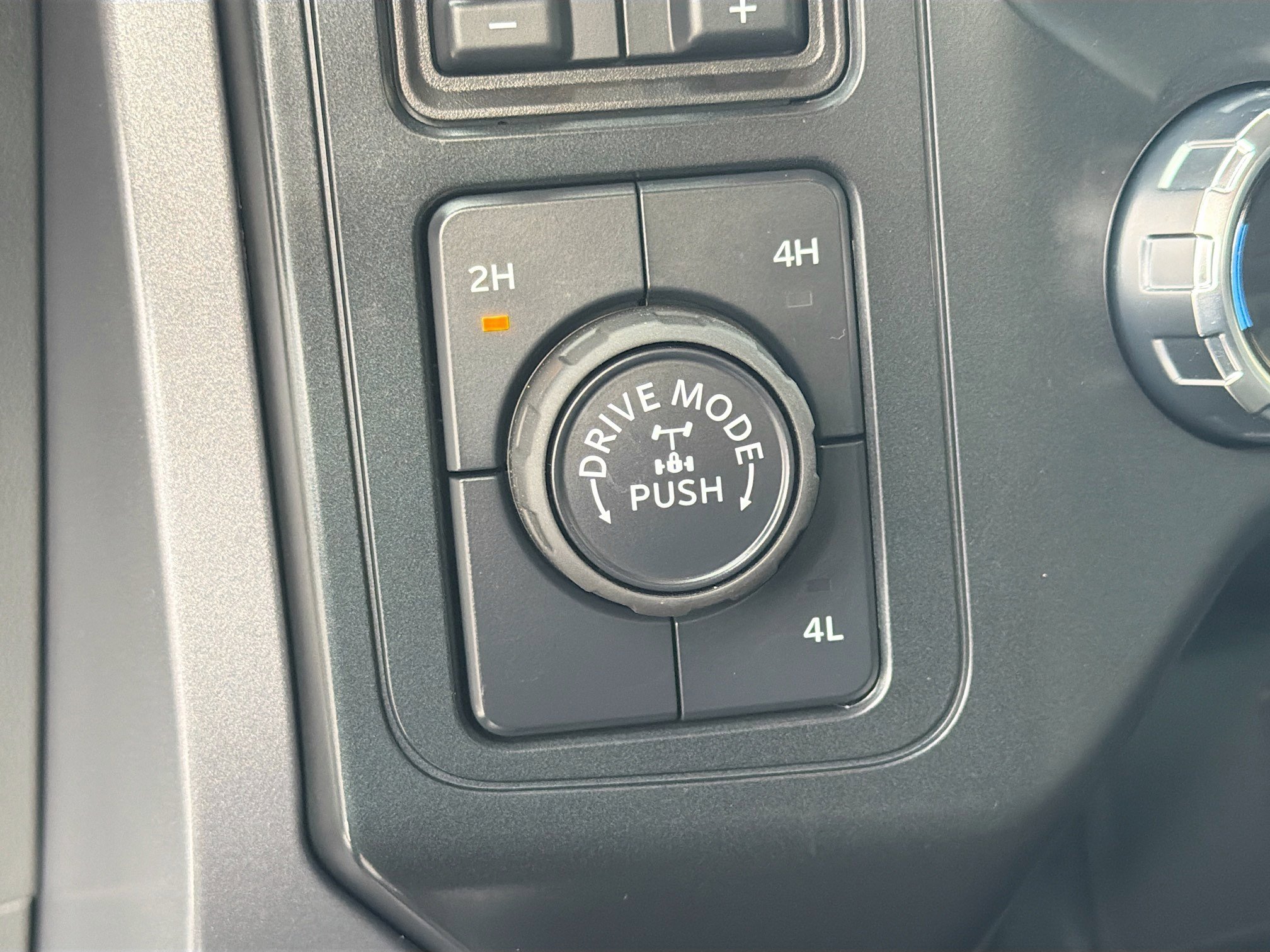 Used 2024 Ford F150 XLT AWD/4WD image 26