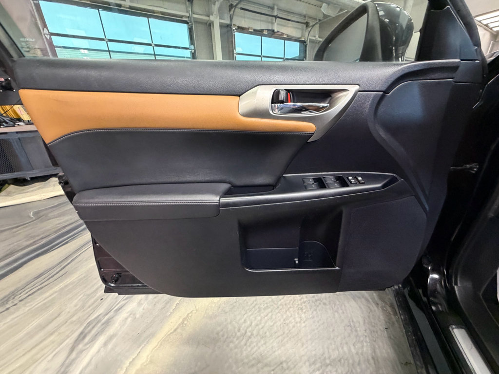 Used 2015 Lexus CT 200h FWD image 52
