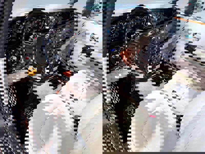 Used 2012 Rolls-Royce Phantom Drophead Coupe image 33