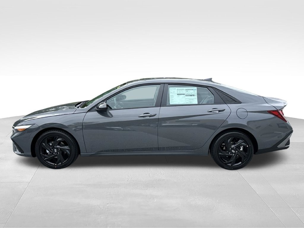 New 2026 Hyundai Elantra SEL Sport FWD image 4