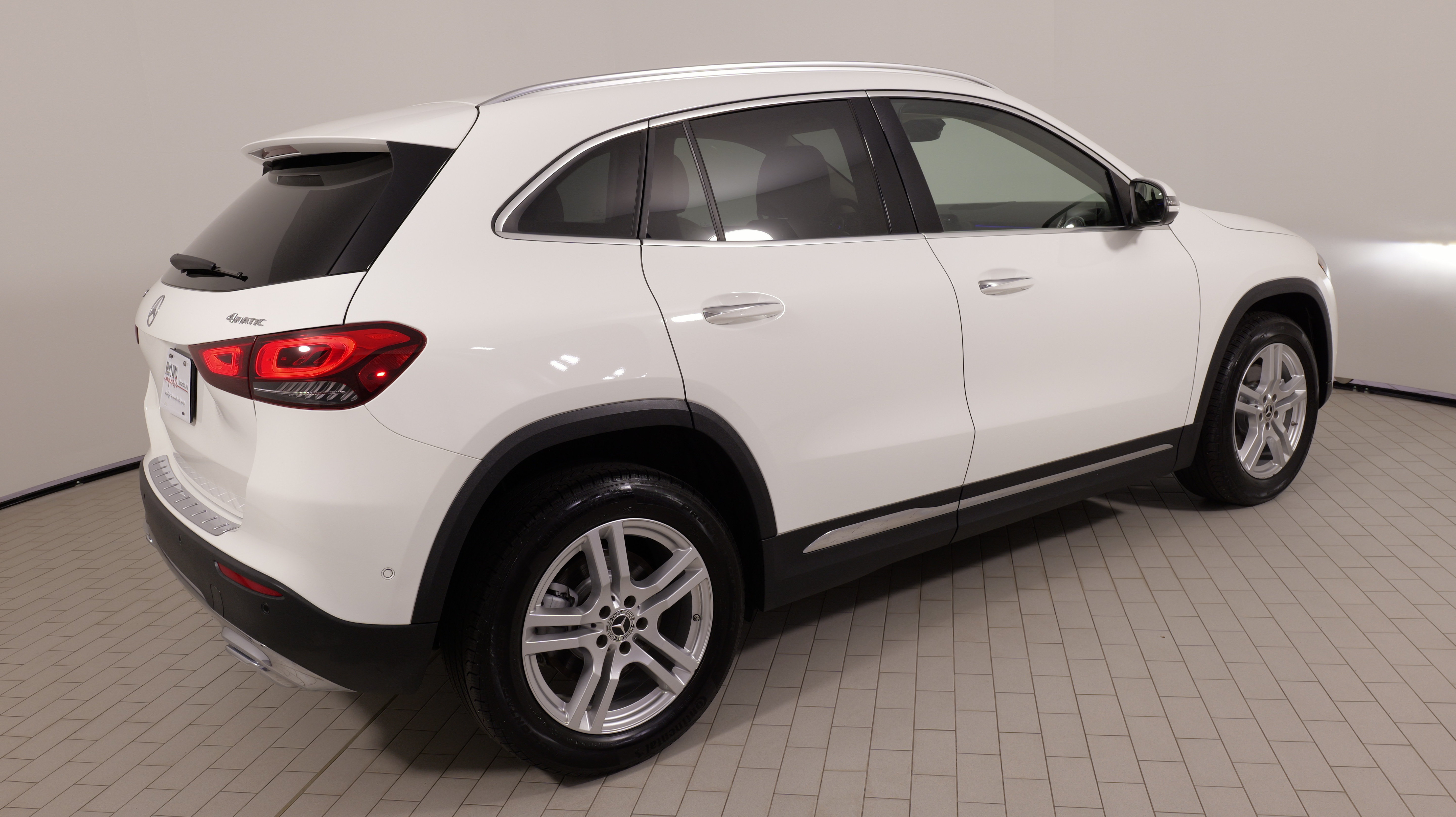 Used 2023 Mercedes-Benz GLA 250 4MATIC image 9