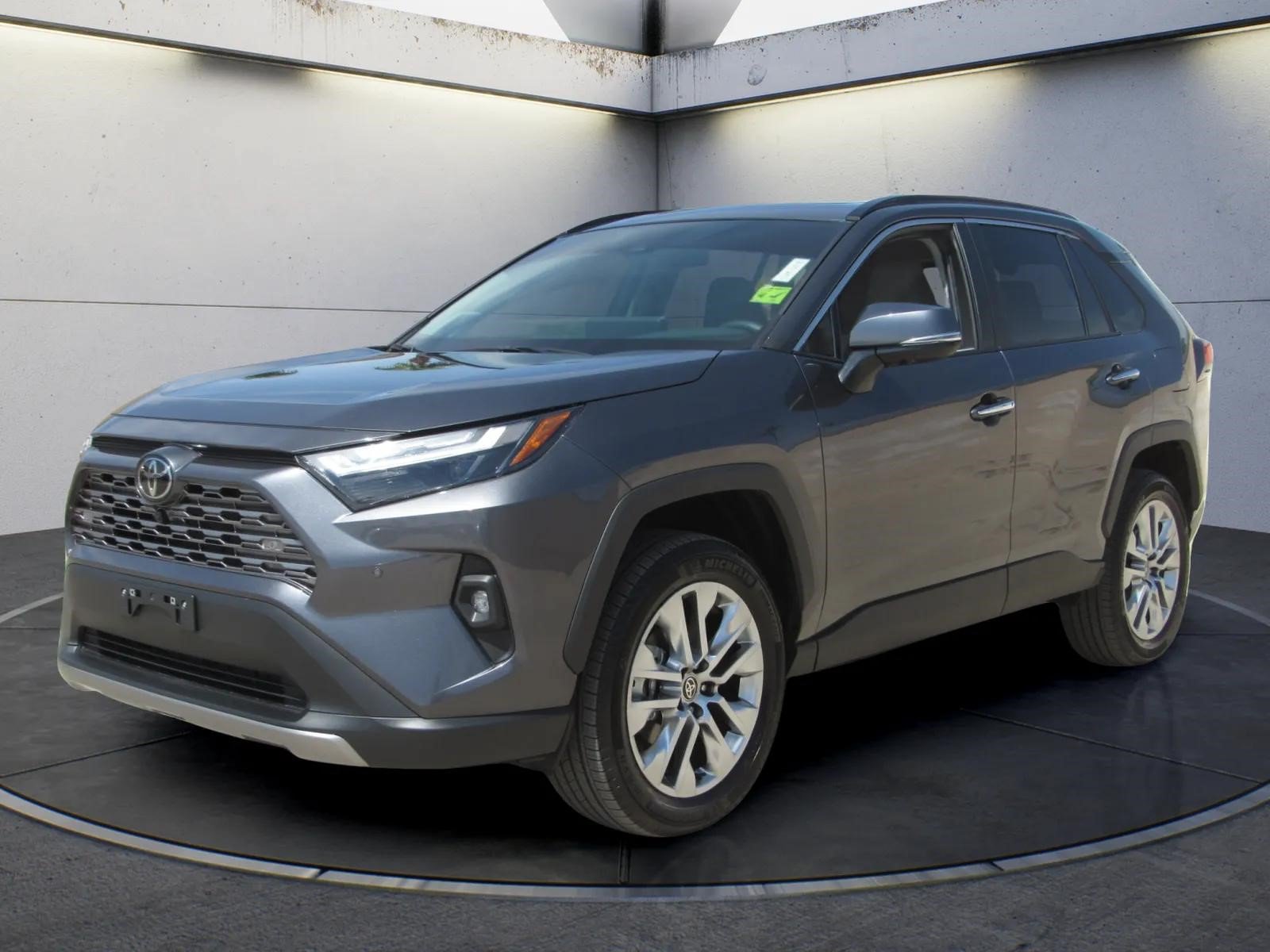 Used 2025 Toyota RAV4 Limited w/ Advanced Technology Package AWD/4WD image 1