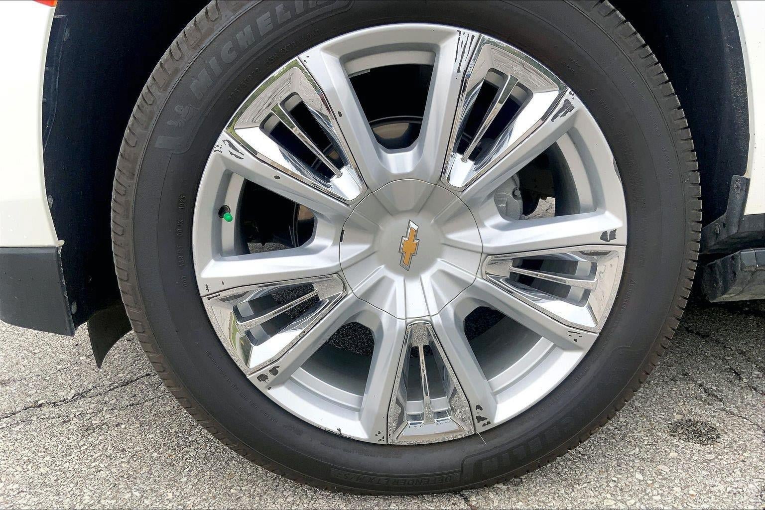 Used 2023 Chevrolet Suburban High Country w/ Premium Package AWD/4WD image 9
