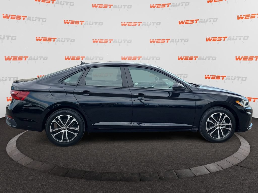 Used 2025 Volkswagen Jetta Sport FWD image 6