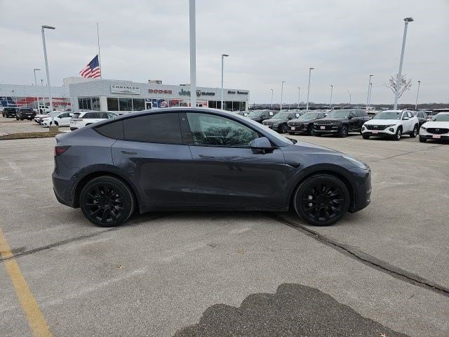 Used 2021 Tesla Model Y Long Range image 7