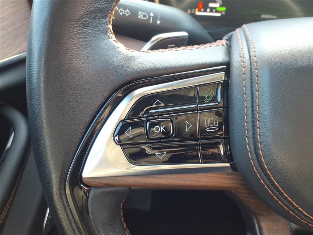 Used 2022 Jeep Grand Cherokee Summit w/ Advanced Protech Group IV image 18