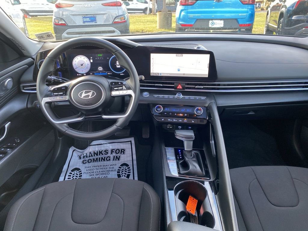 New 2025 Hyundai Elantra SEL w/ Cargo Package image 10