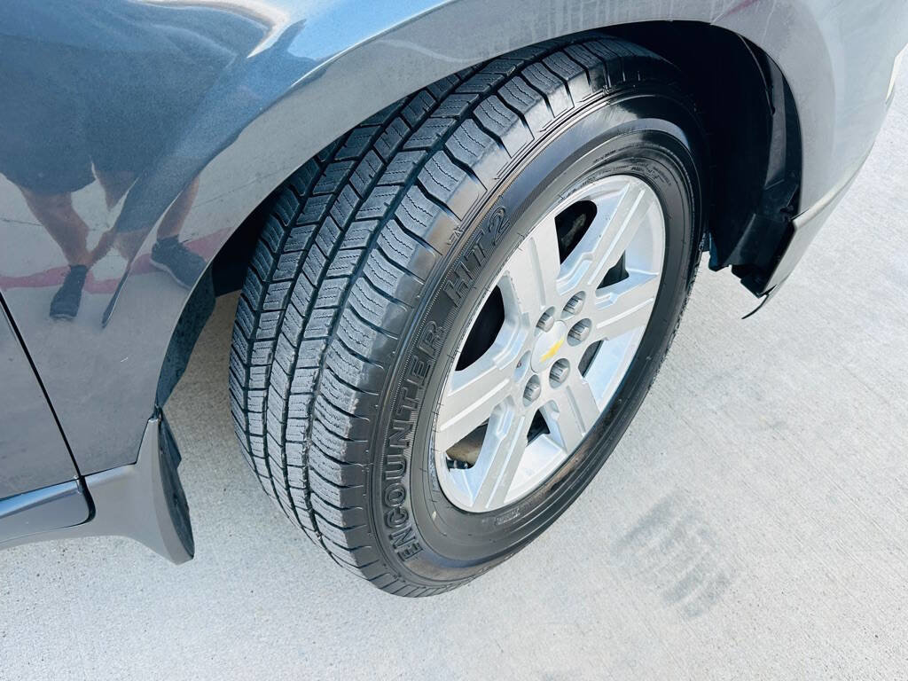Used 2009 Chevrolet Traverse LT image 27