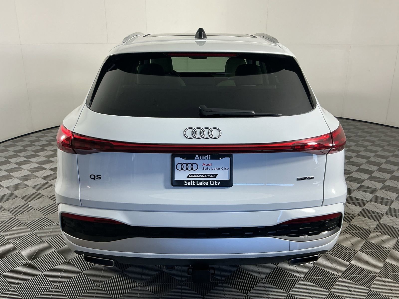 Used 2025 Audi Q5 Premium Plus w/ Premium Plus image 7