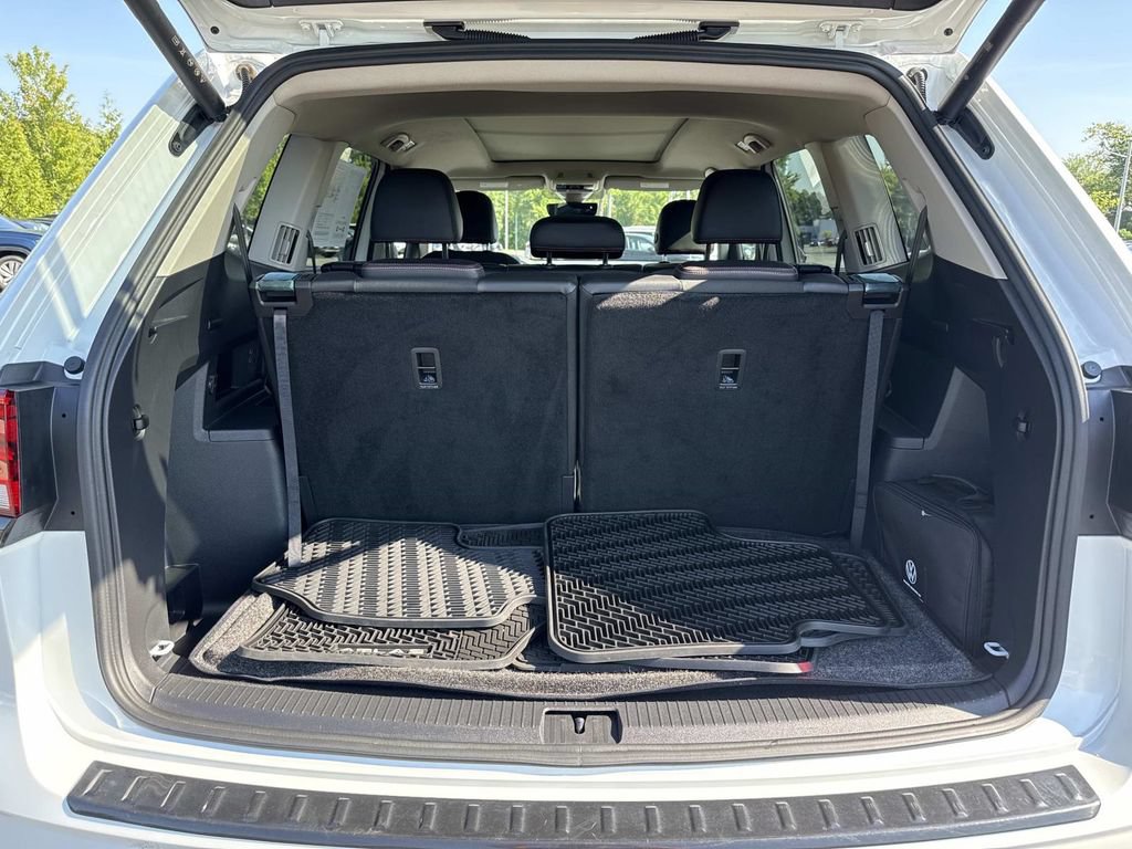Used 2024 Volkswagen Atlas Peak Edition SEL AWD/4WD image 12