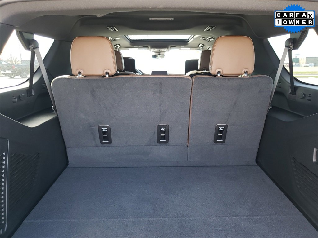 Used 2024 Chevrolet Suburban High Country image 17