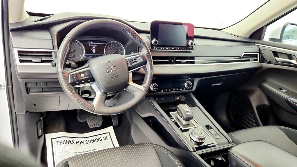 Used 2022 Mitsubishi Outlander ES AWD/4WD image 11