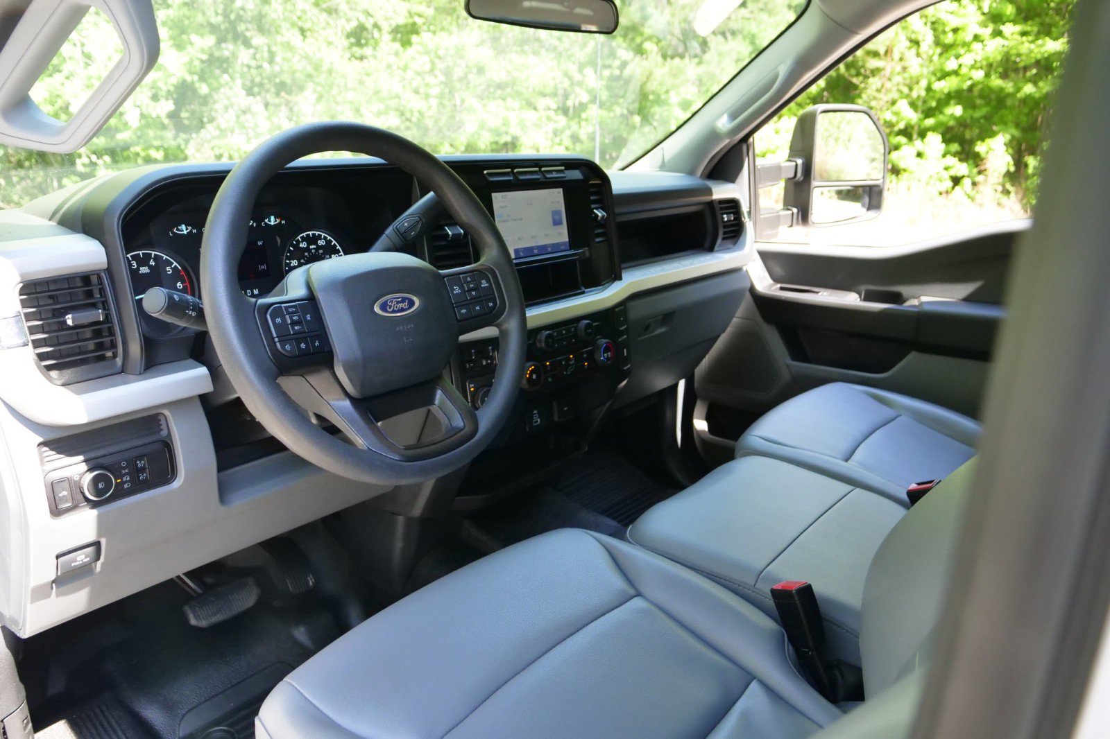 Used 2023 Ford F350 XL w/ XL Chrome Package AWD/4WD image 2