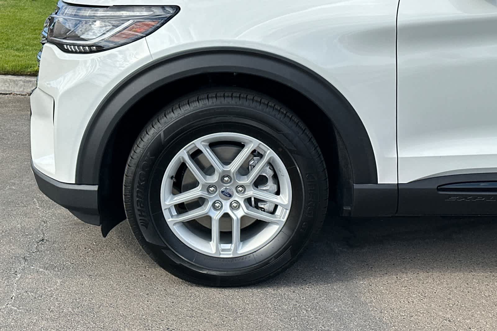 New 2026 Ford Explorer Active w/ Active Comfort Package RWD image 28