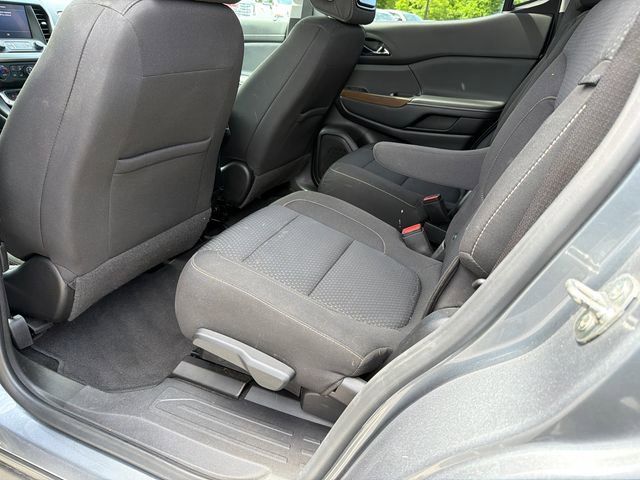 Used 2021 GMC Acadia SLE w/ Driver Convenience Package FWD image 21