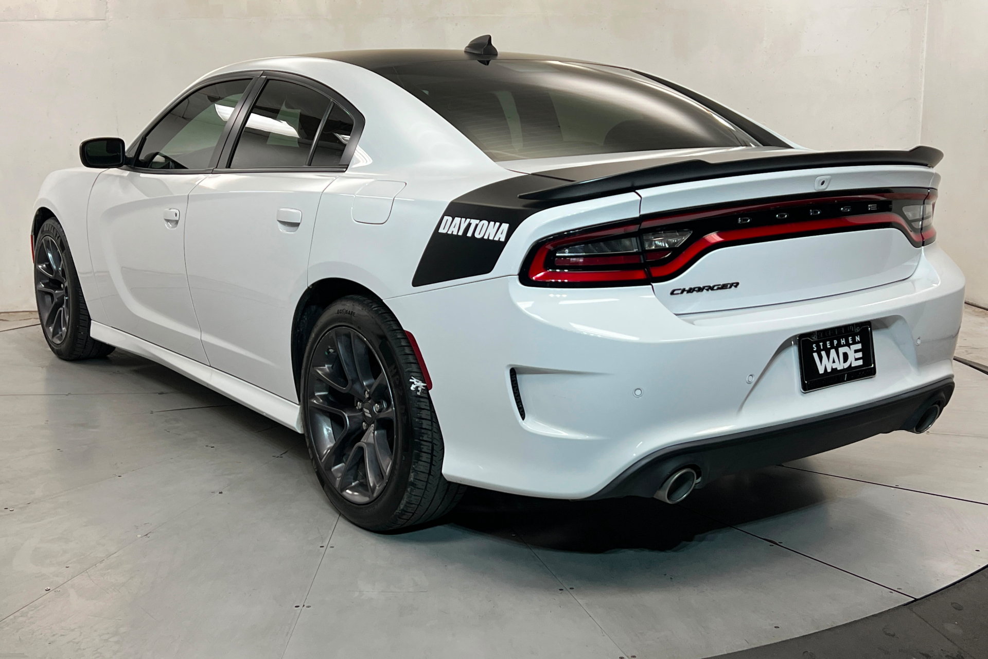 Used 2023 Dodge Charger R/T w/ Daytona Edition Group RWD image 3
