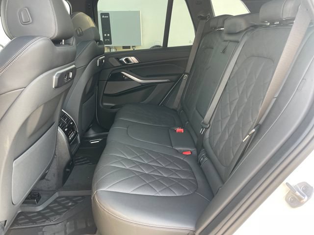 New 2026 BMW X5 xDrive40i w/ M Sport Package AWD/4WD image 22