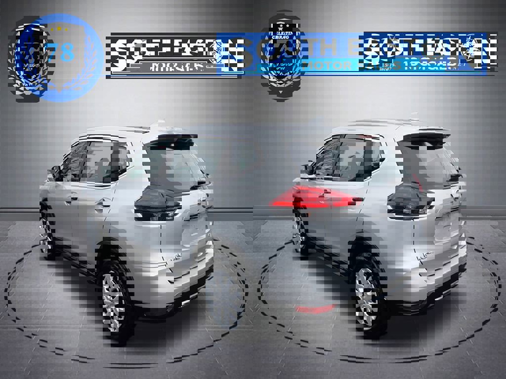 Used 2017 Nissan Rogue S image 5