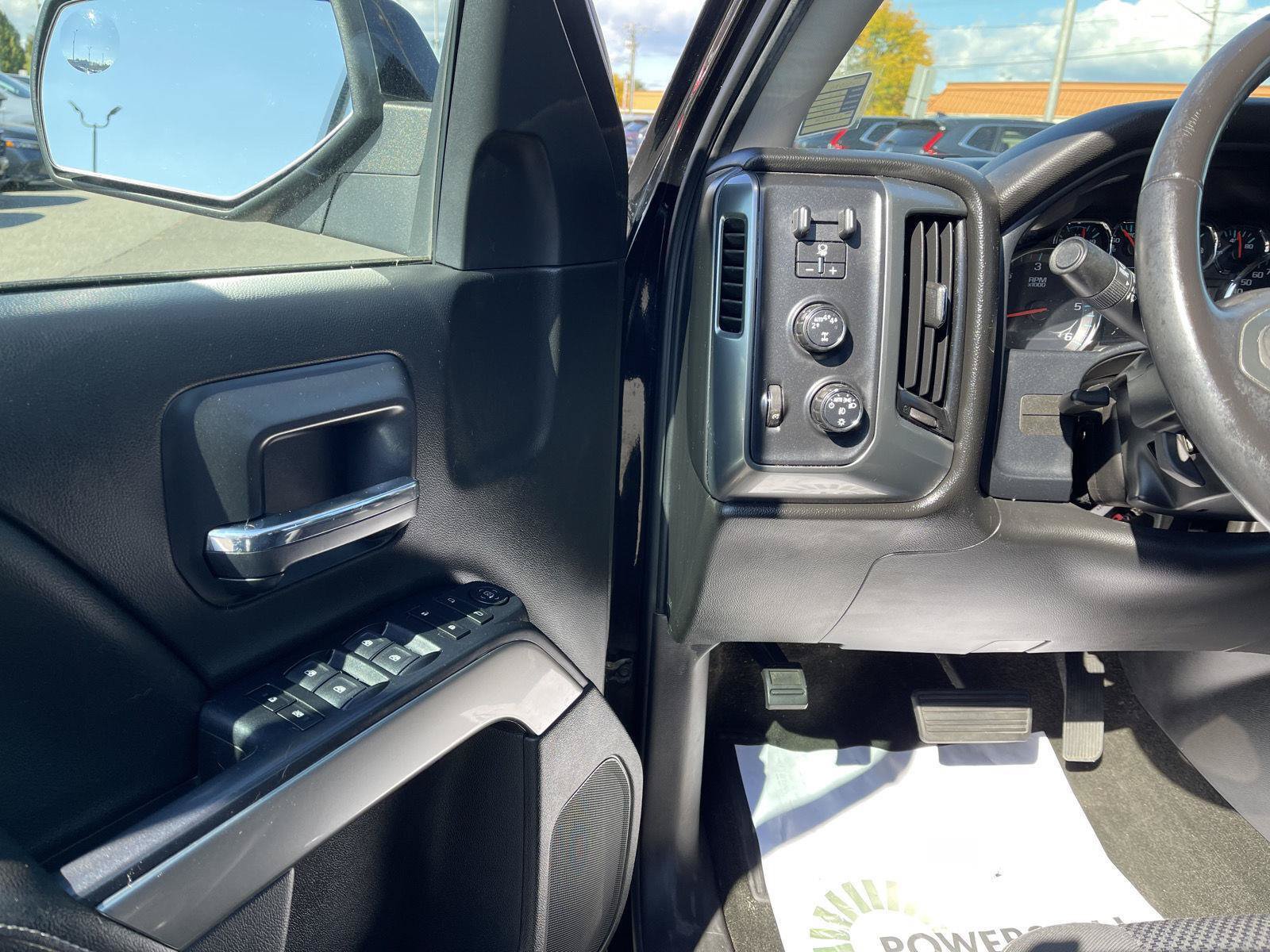 Used 2018 Chevrolet Silverado 1500 LT w/ All Star Edition AWD/4WD image 2