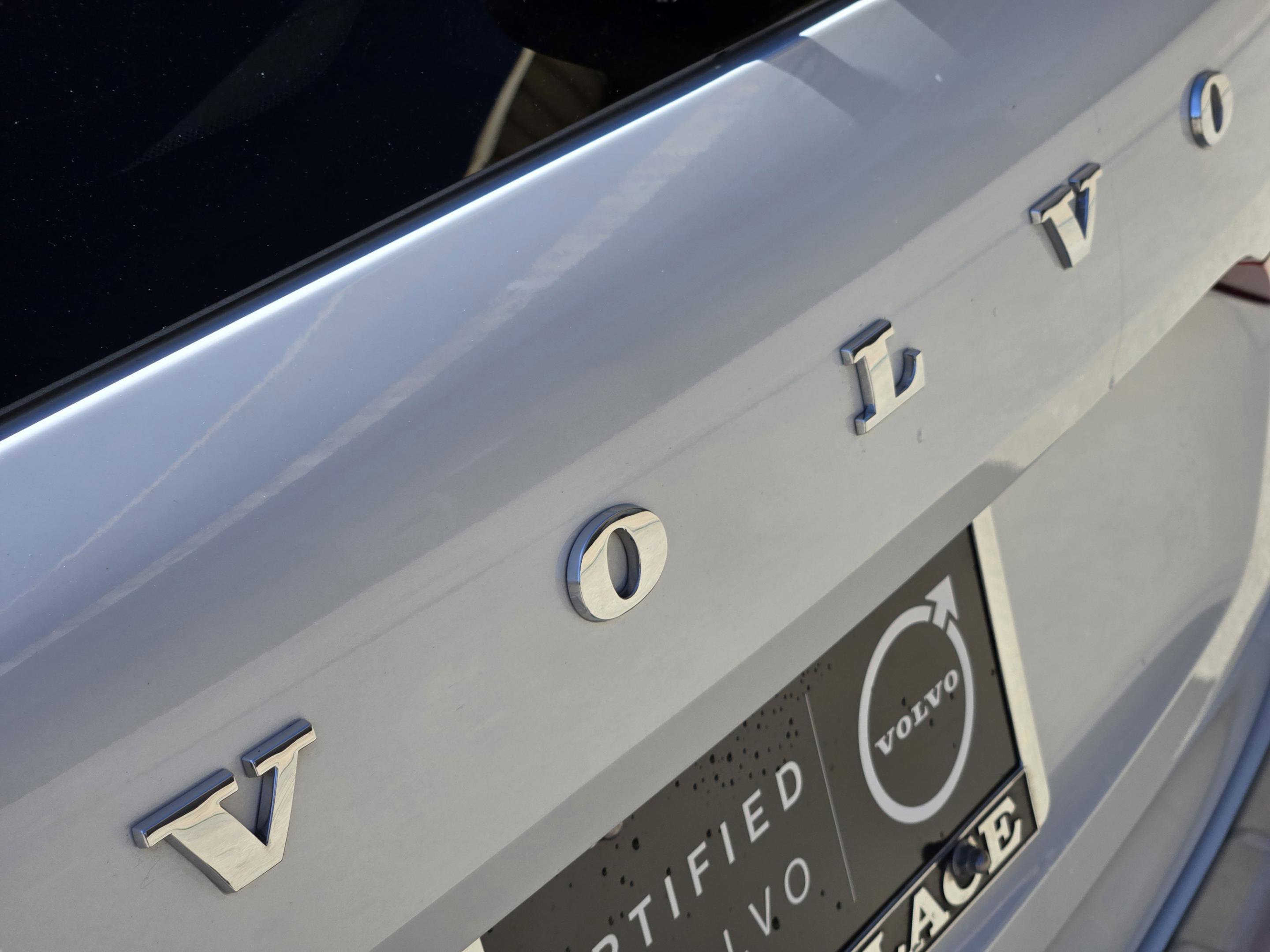 Used 2024 Volvo XC60 B5 Plus w/ Protection Package Premier image 19