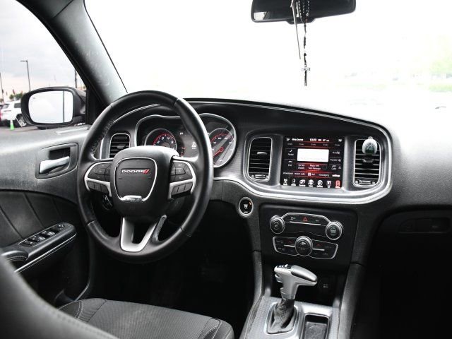 Used 2016 Dodge Charger SXT RWD image 17