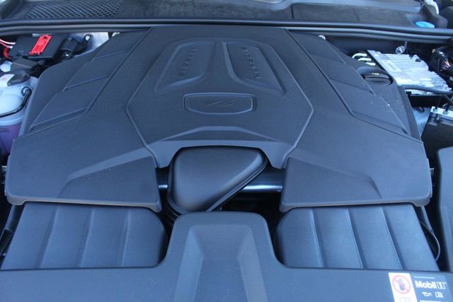 Certified 2025 Porsche Cayenne Coupe image 16