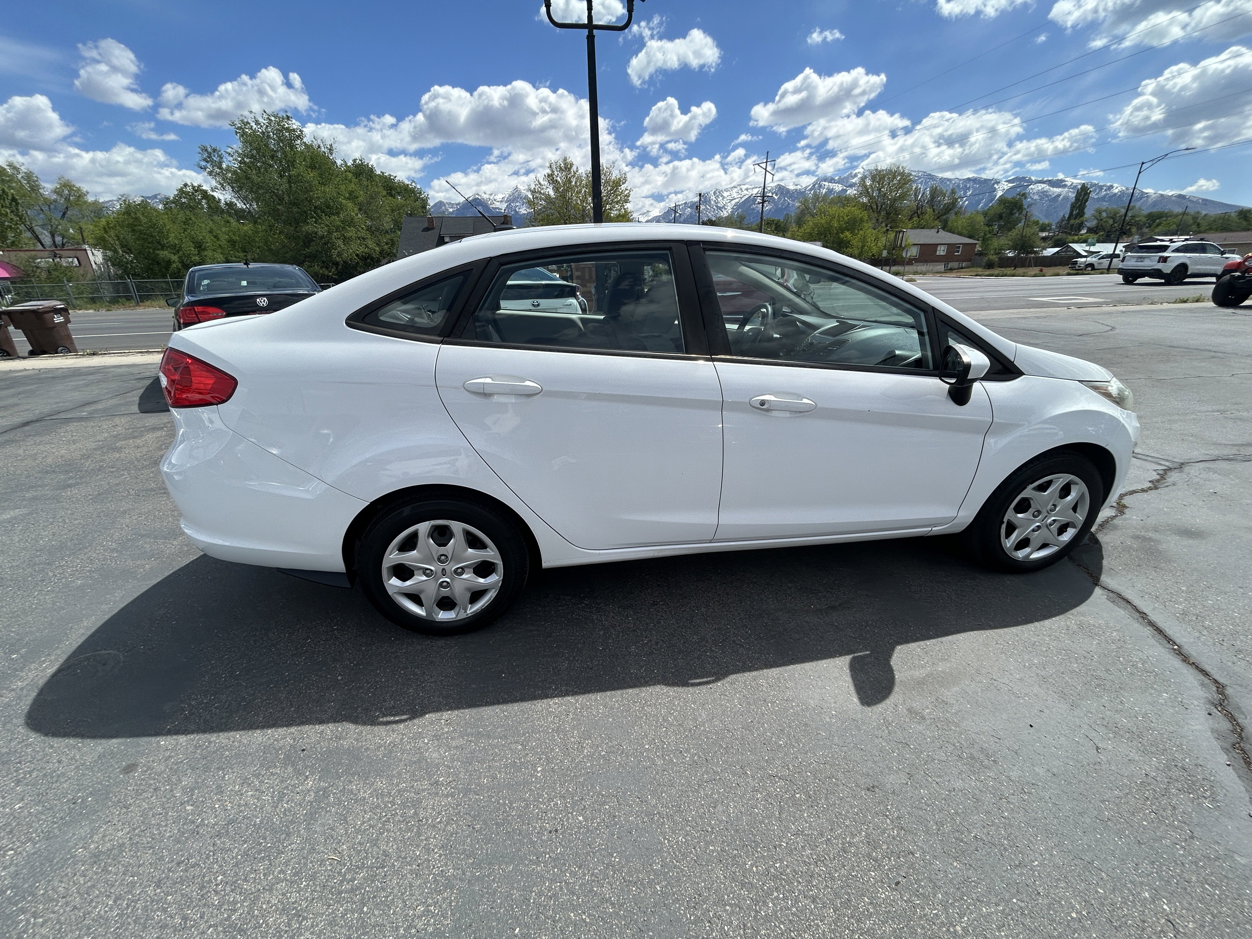 Used 2012 Ford Fiesta S FWD image 5