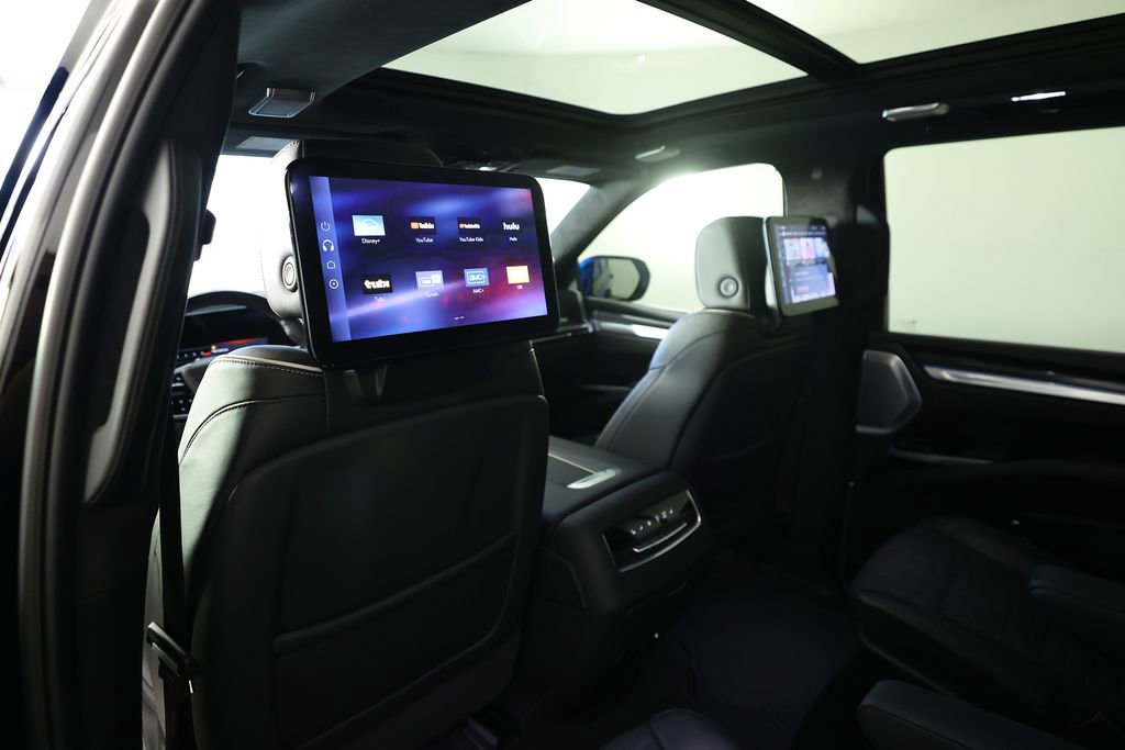 Used 2025 Cadillac Escalade V image 16
