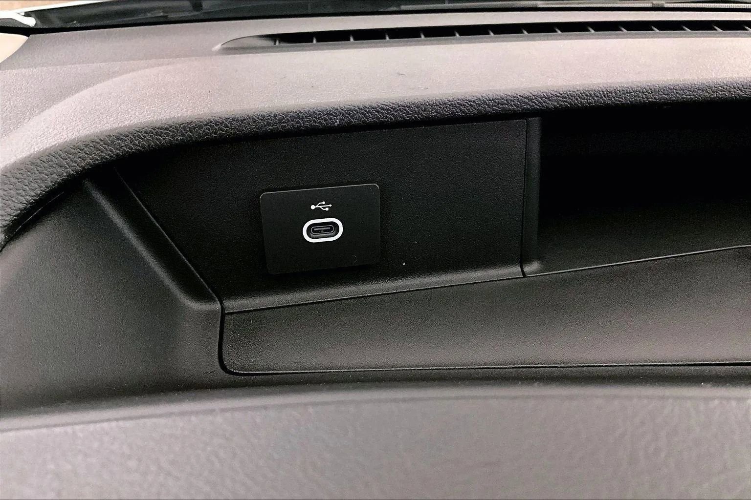 New 2026 Ford Transit 250 148 Medium Roof image 31