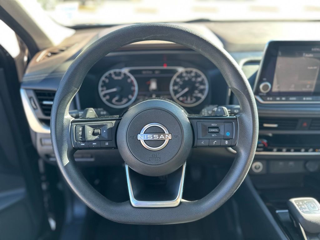 Used 2023 Nissan Rogue SV image 27
