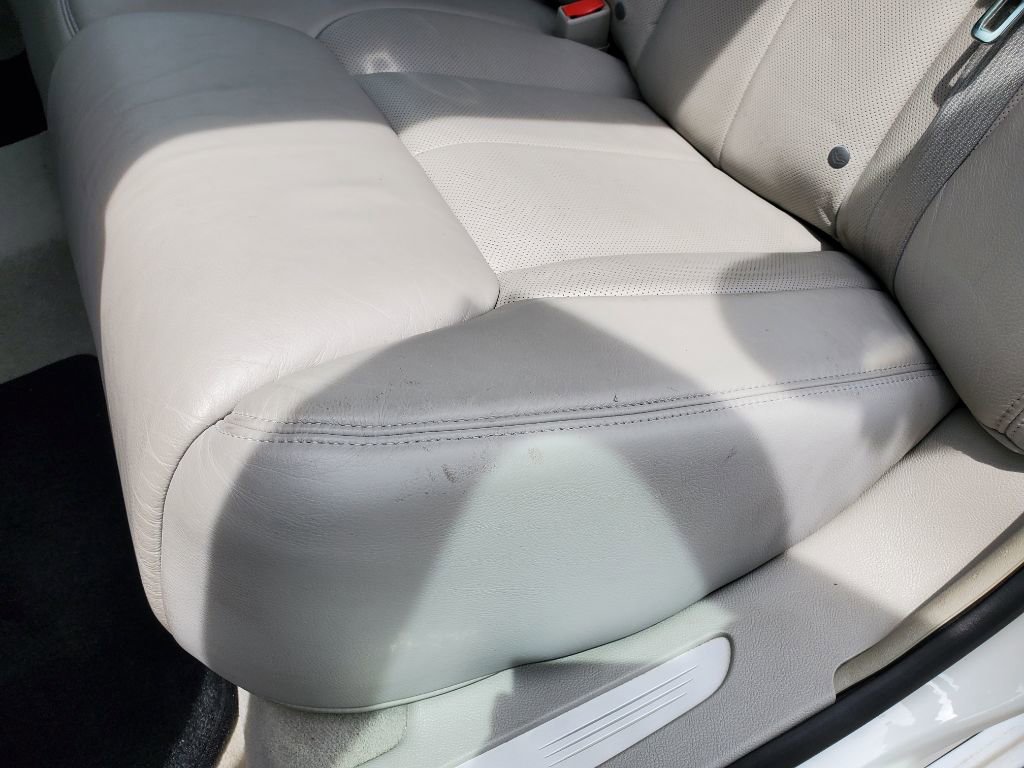 Used 2011 Cadillac DTS Premium FWD image 26
