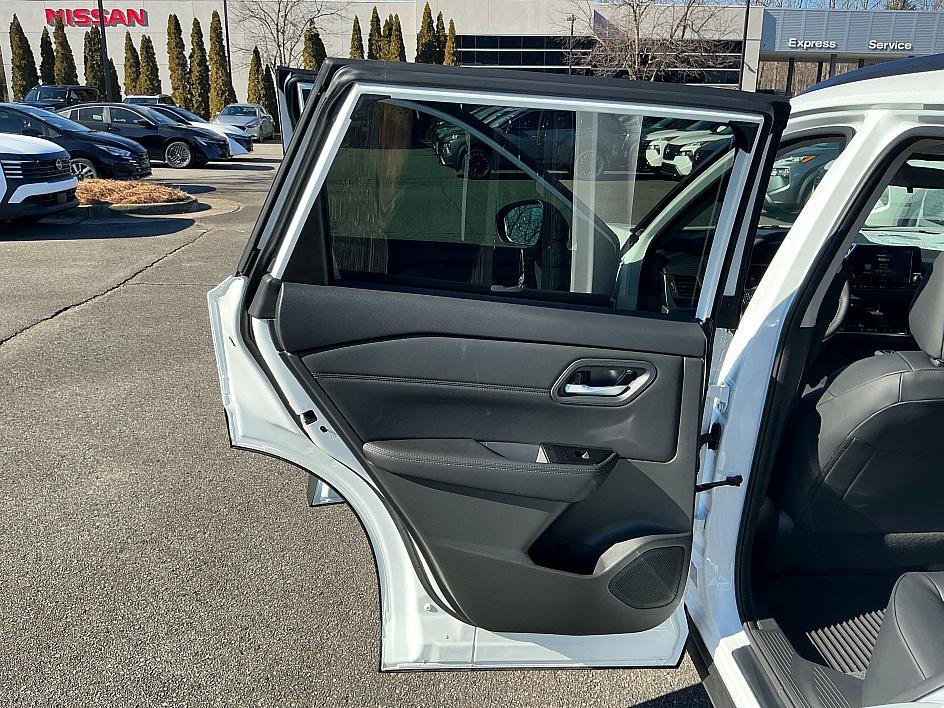 New 2026 Nissan Rogue Dark Armor image 17