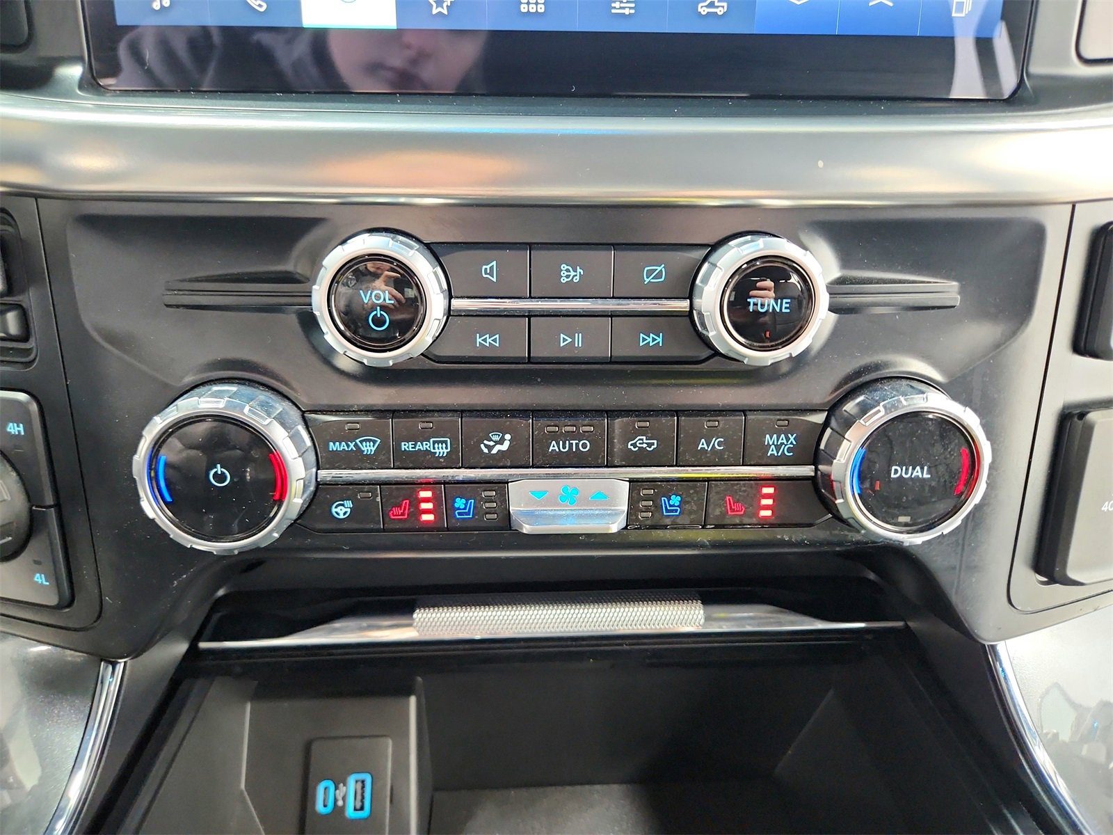 Used 2023 Ford F150 Lariat image 30