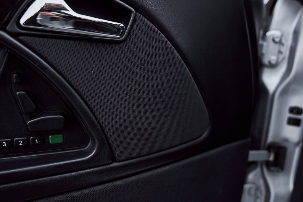 Used 2002 Mercedes-Benz SL 500 w/ SL2 Option Pkg image 31