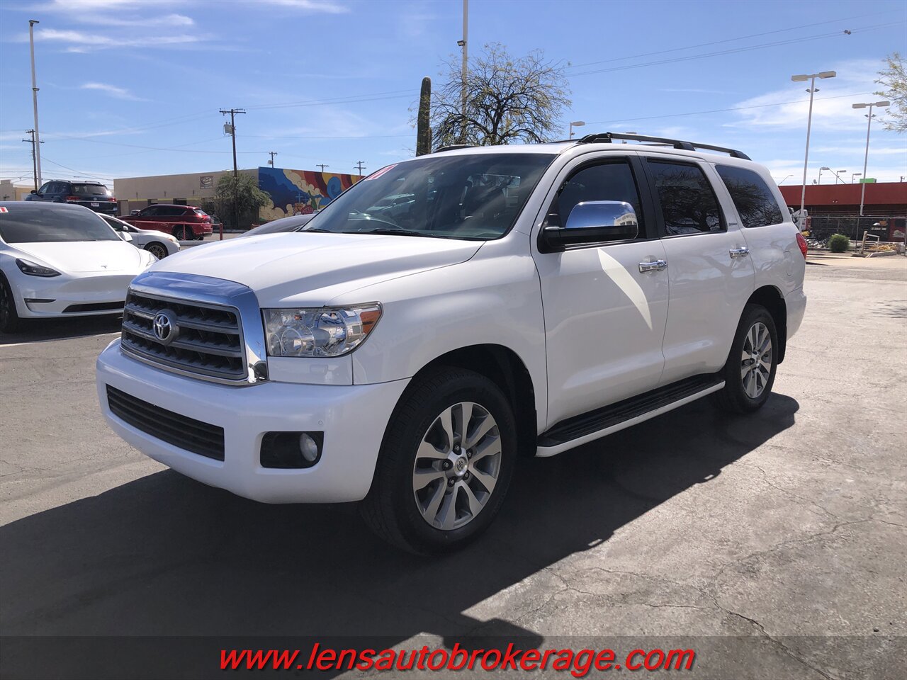 Used 2017 Toyota Sequoia Limited w/ Safety & Convenience Package RWD image 4