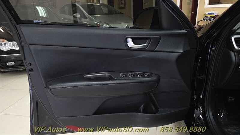 Used 2020 Kia Optima SE FWD image 10