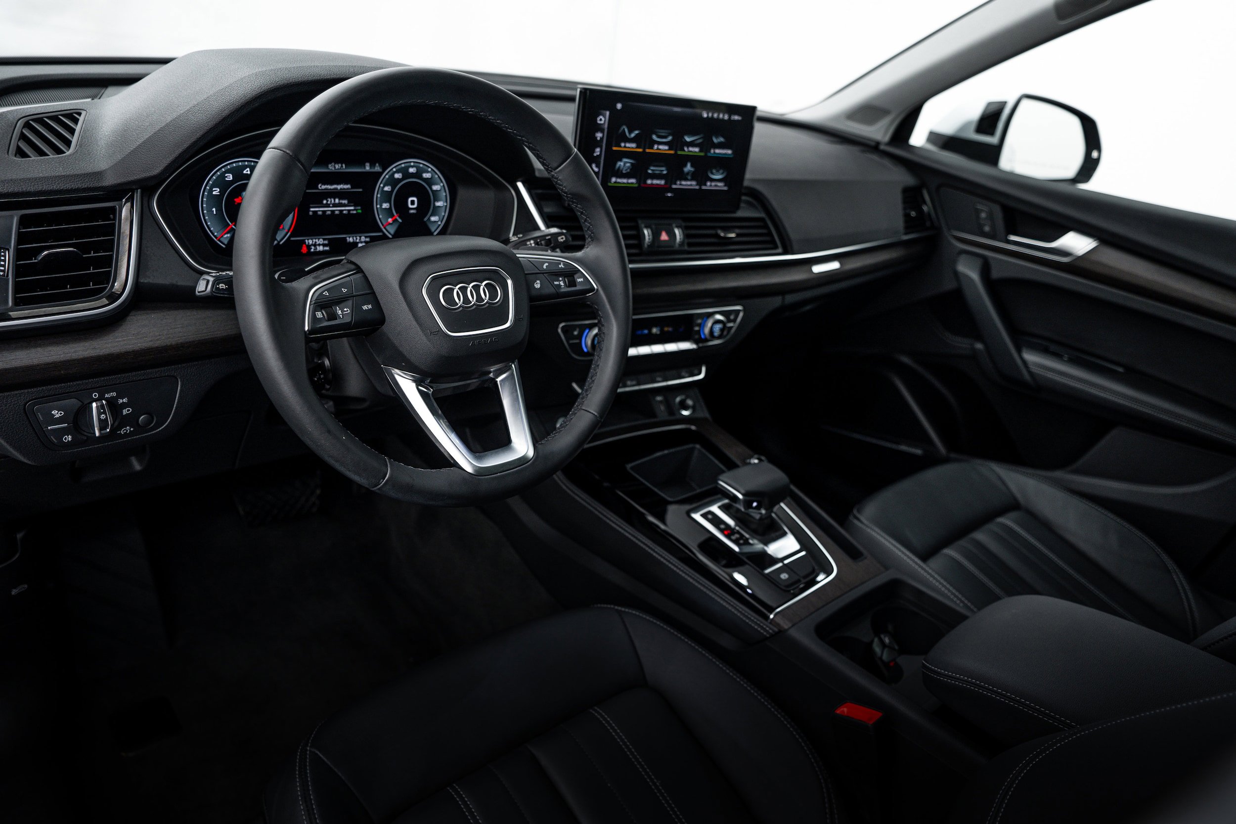 Certified 2023 Audi Q5 2.0T Premium Plus w/ Premium Plus Package AWD/4WD image 9