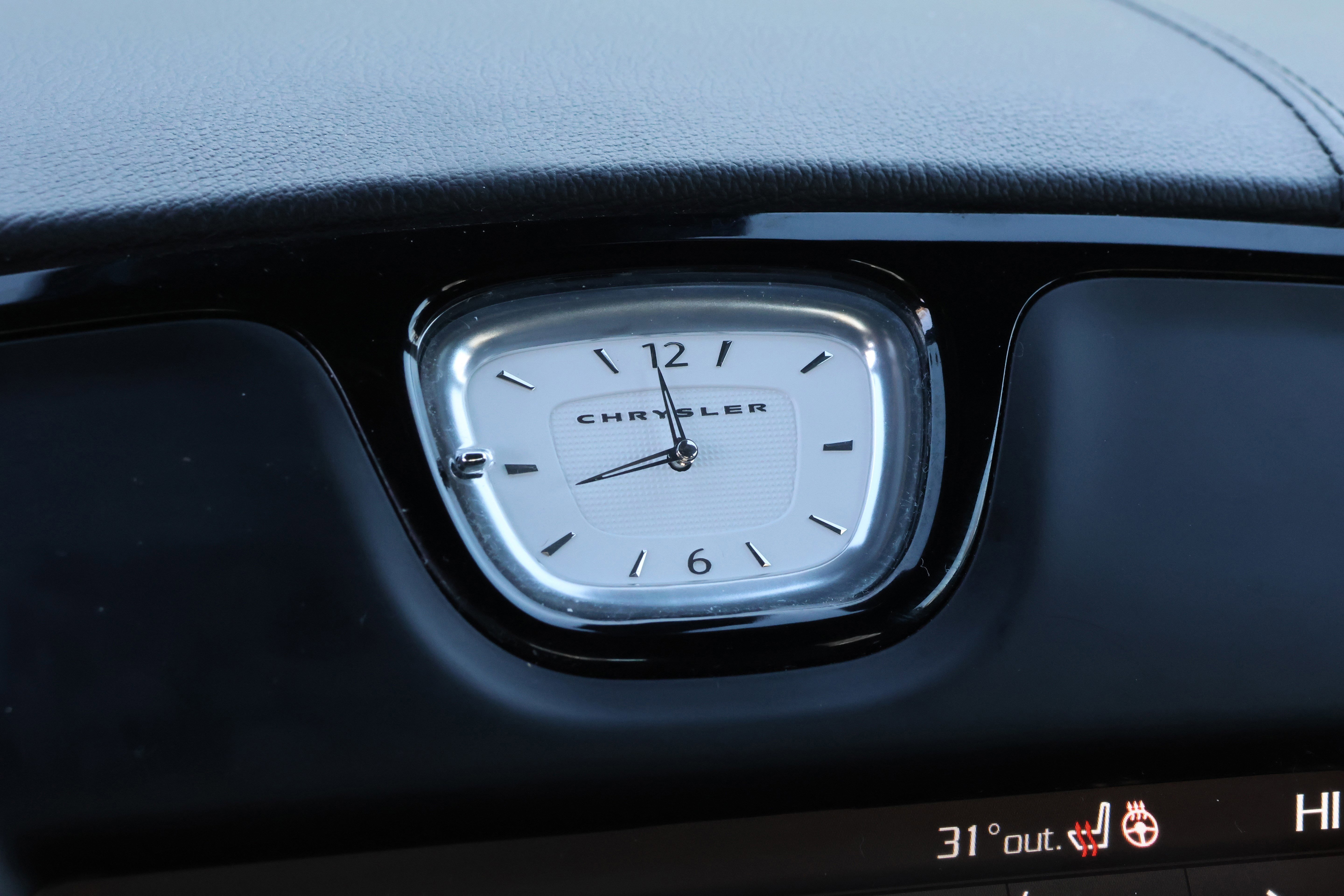 Used 2023 Chrysler 300 C image 23