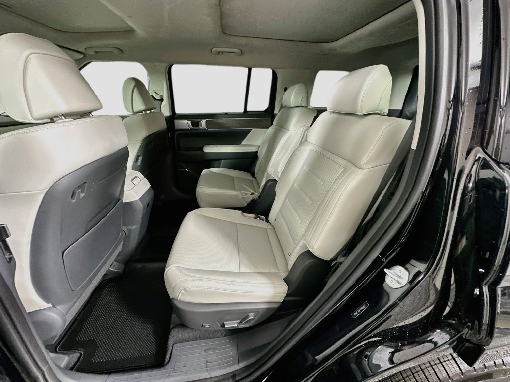 New 2027 Hyundai Santa Fe Calligraphy FWD image 17