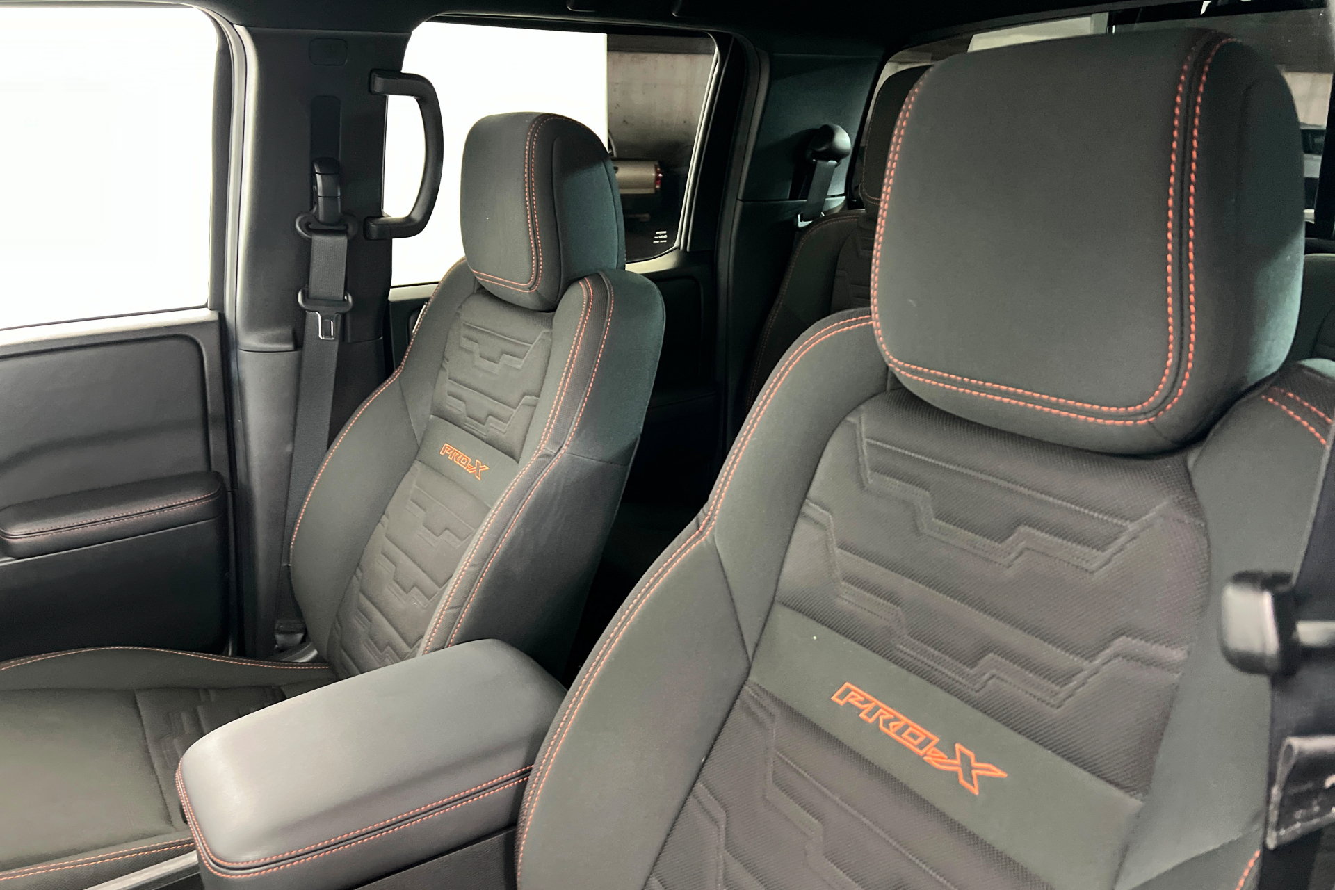 Used 2024 Nissan Frontier Pro-X w/ Pro Convenience Package RWD image 17