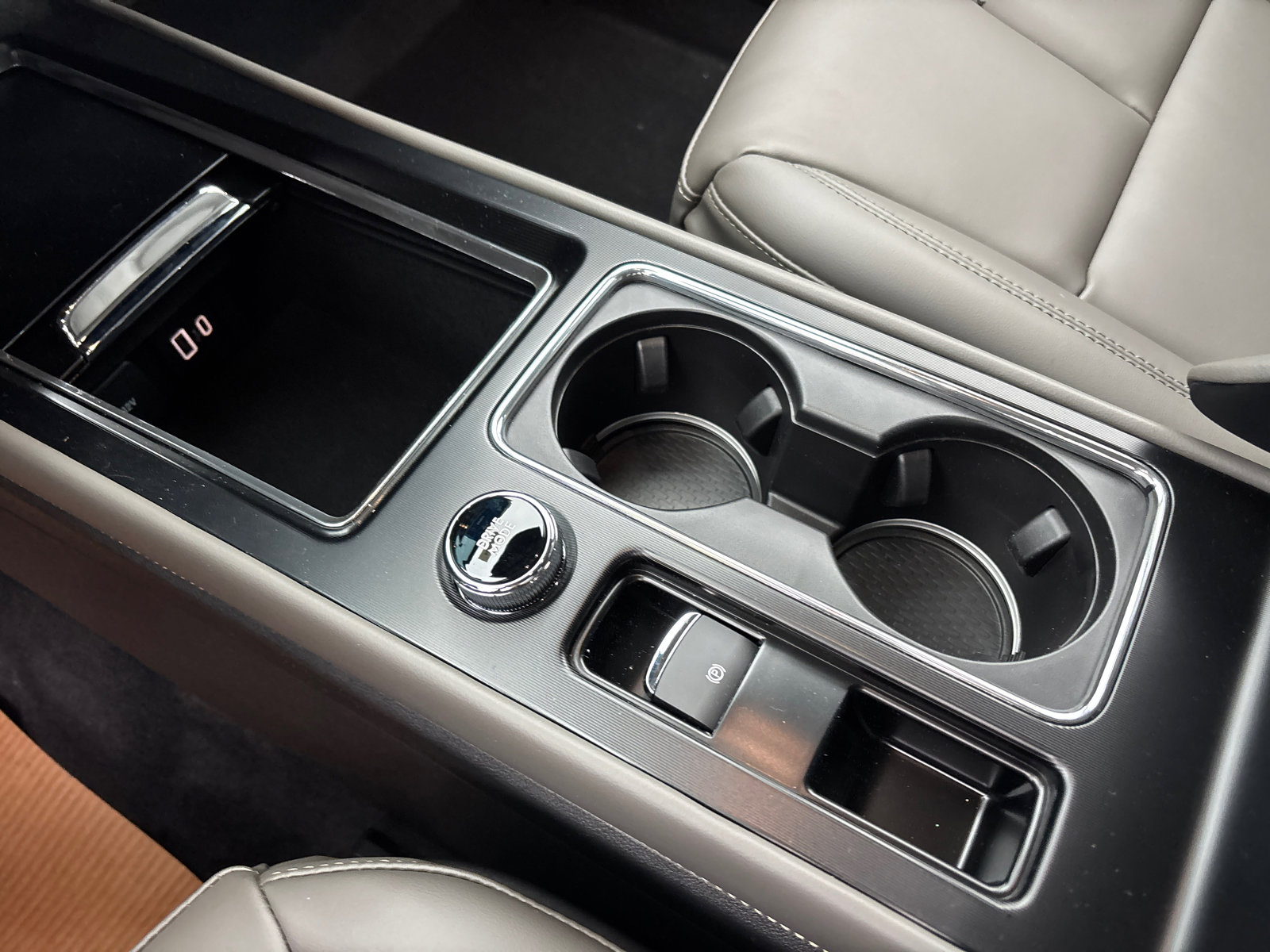 New 2026 Lincoln Corsair Premiere image 24