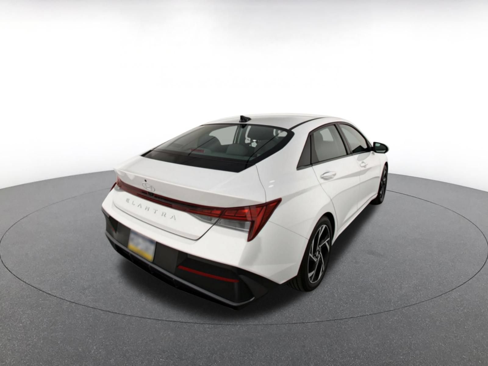 Used 2025 Hyundai Elantra SEL FWD image 7