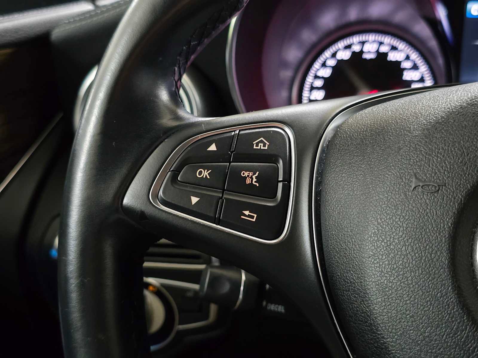 Used 2017 Mercedes-Benz GLC 300 4MATIC image 34