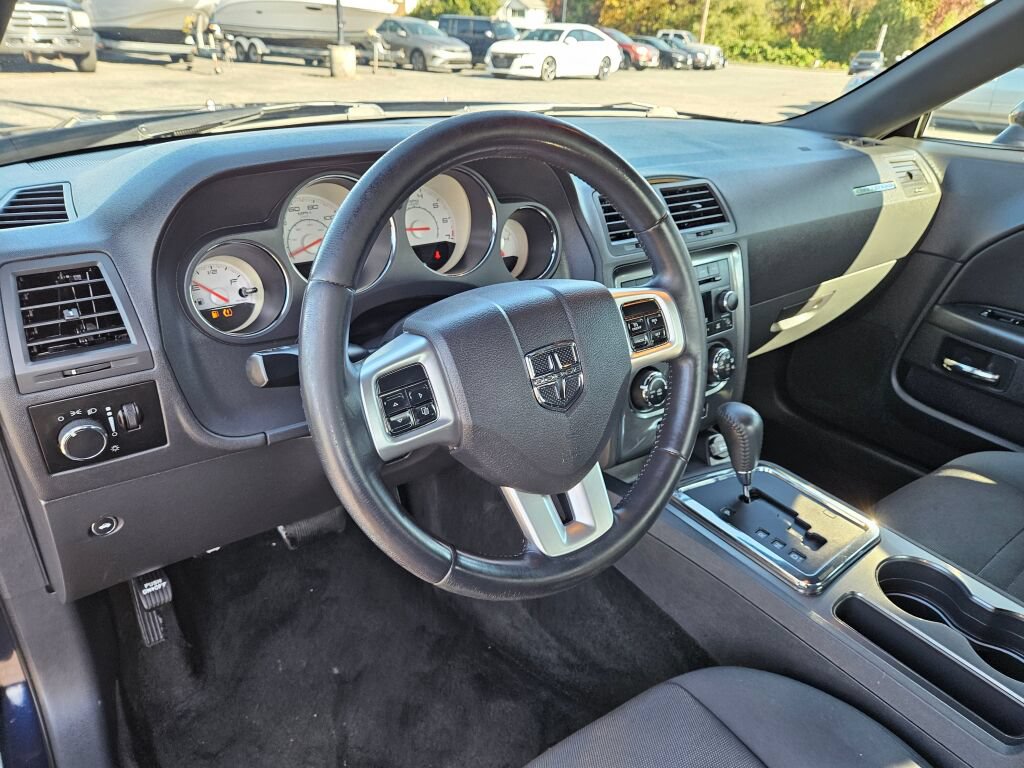 Used 2012 Dodge Challenger SXT RWD image 18